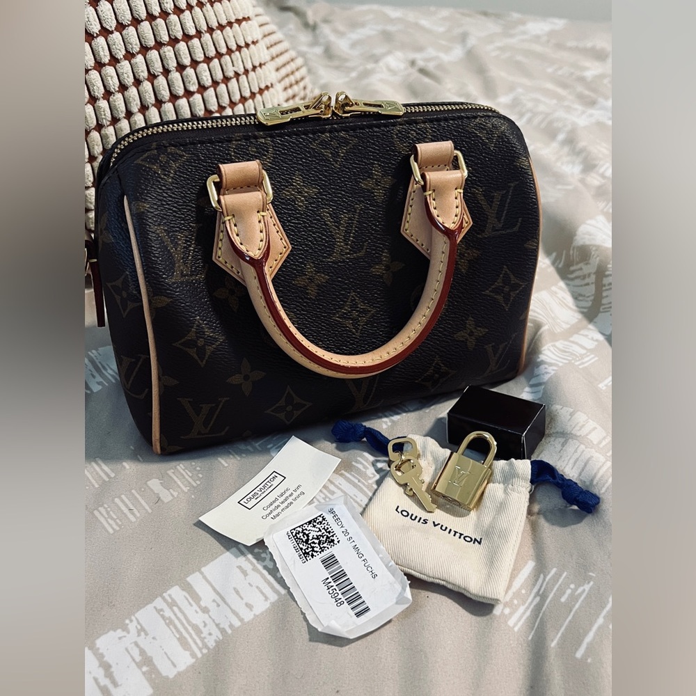 Authentic Louis Vuitton Speedy 20 Bandouliere